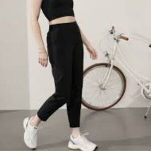 Athleta Brooklyn Heights High Rise Jogger Size 12 in Black